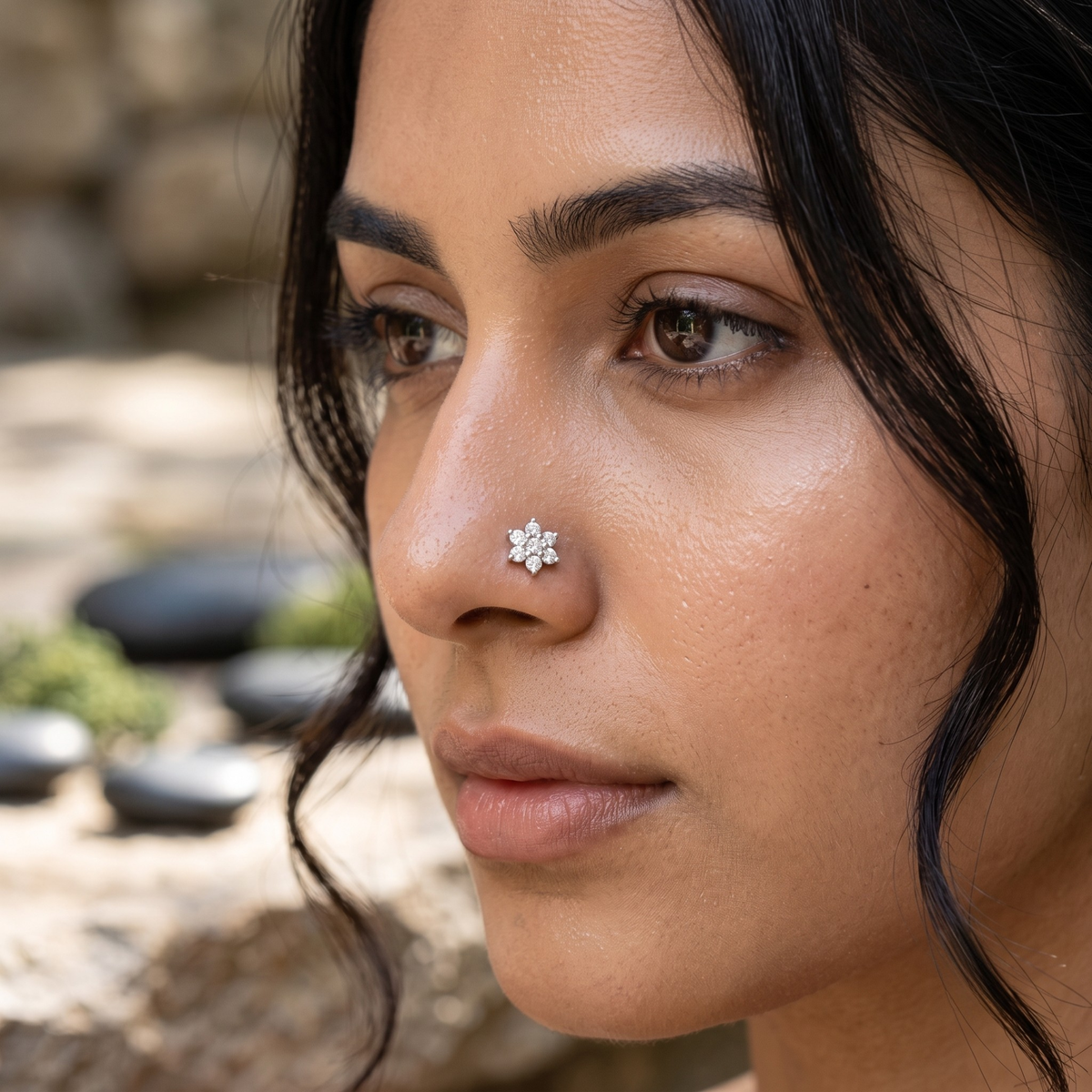 Classic Daisy Nose Pin in 925 Sterling Silver