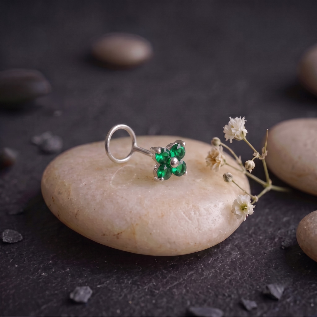 Emerald Quatrefoil Nose Pin in 925 Sterling Silver