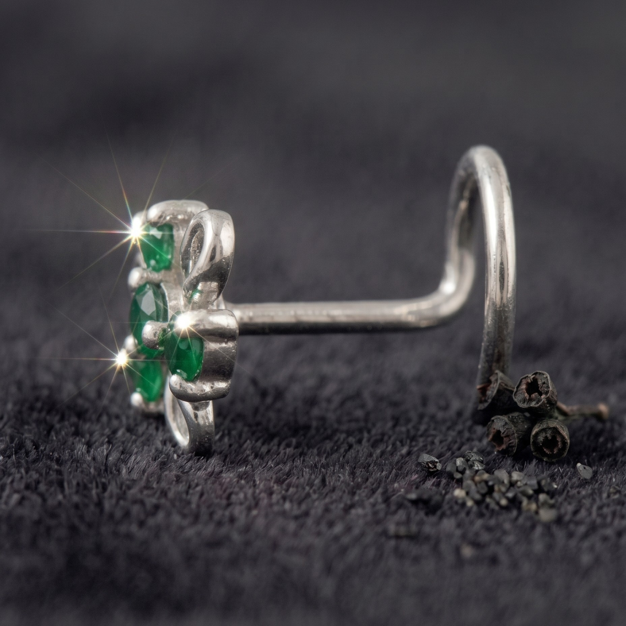 Emerald Swirl Floral Nose Pin in 925 Sterling Silver