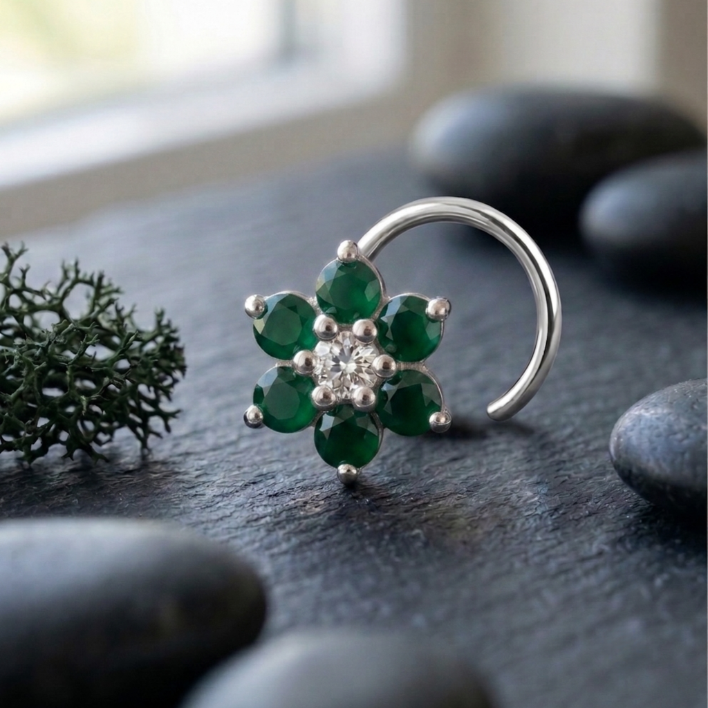 Emerald Daisy Nose Pin in 925 Sterling Silver