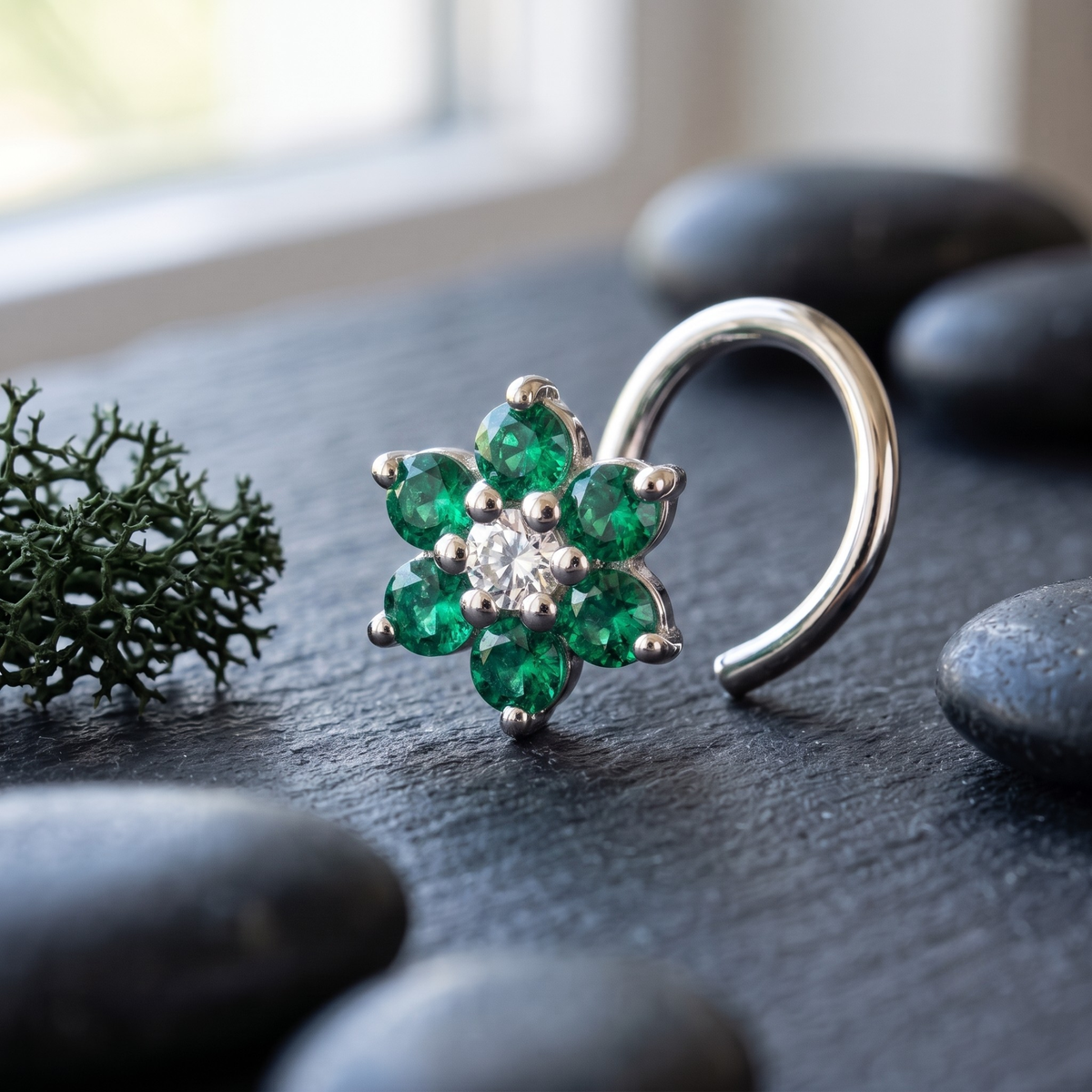 Emerald Daisy Nose Pin in 925 Sterling Silver