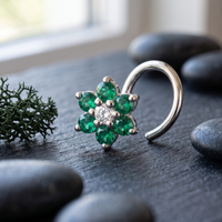 Emerald Daisy Nose Pin in 925 Sterling Silver