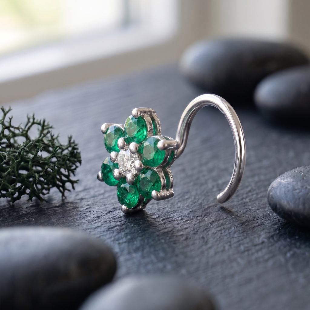Emerald Daisy Nose Pin in 925 Sterling Silver