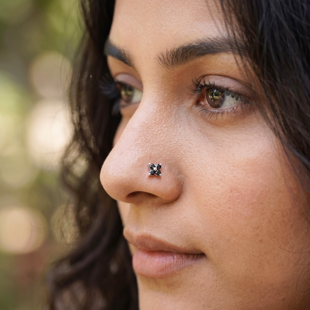Midnight Quatrefoil Nose Pin in 925 Sterling Silver